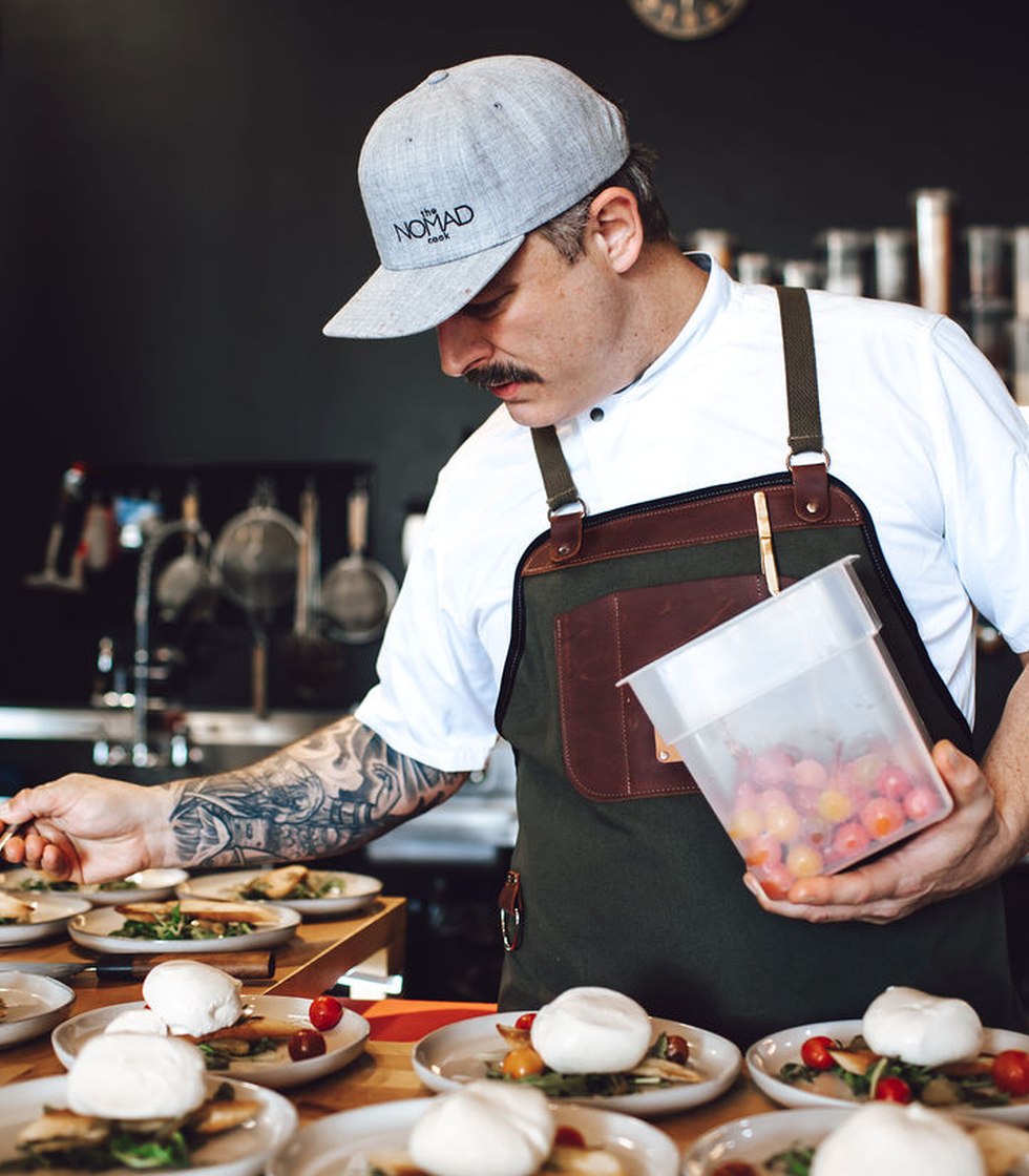 Chef Travis Petersen plating service